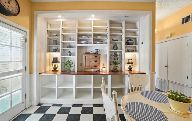 504 S Main ST, Lockhart, TX 78644