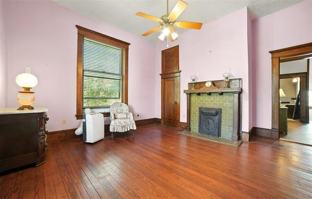 504 S Main ST, Lockhart, TX 78644