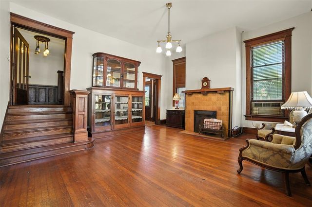 504 S Main ST, Lockhart, TX 78644