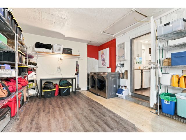 10324 Se ELLIS St, Portland, OR 97266