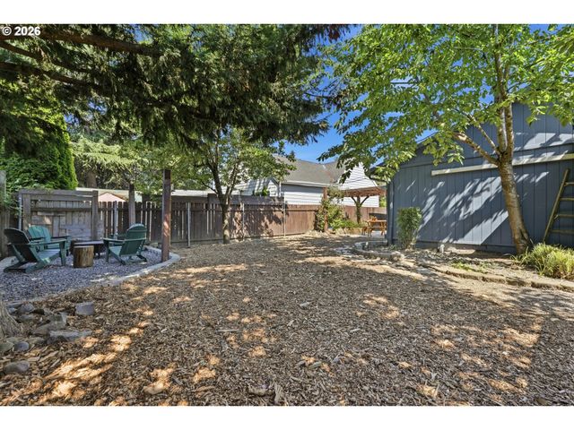 10324 Se ELLIS St, Portland, OR 97266