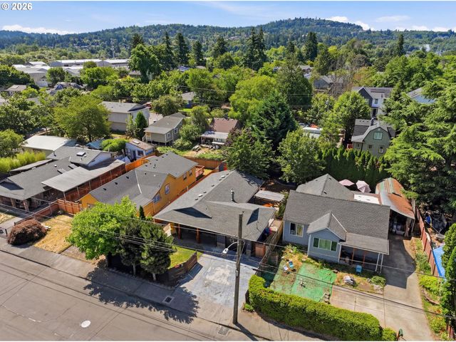 10324 Se ELLIS St, Portland, OR 97266
