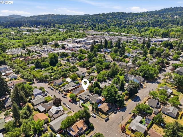 10324 Se ELLIS St, Portland, OR 97266
