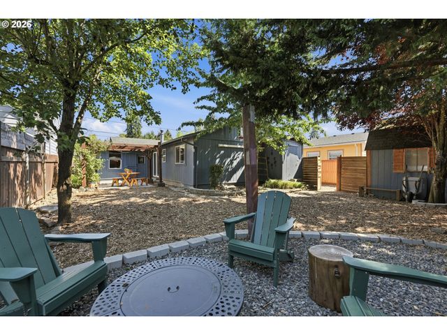 10324 Se ELLIS St, Portland, OR 97266