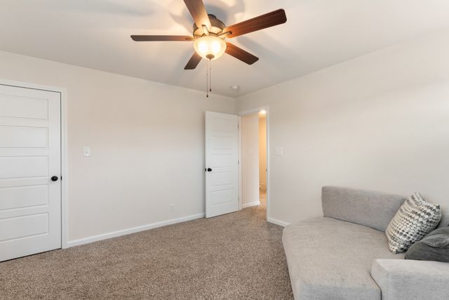 412 Hillside Dr, Clarksville, TN 37040