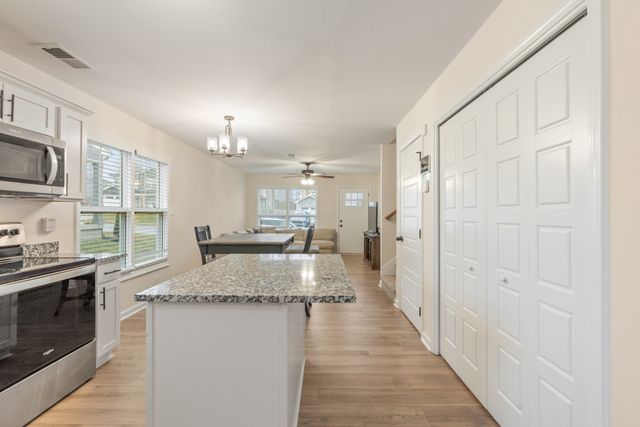 412 Hillside Dr, Clarksville, TN 37040