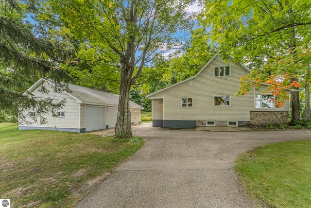 3312 Zimmerman Road, Traverse City, MI 49685