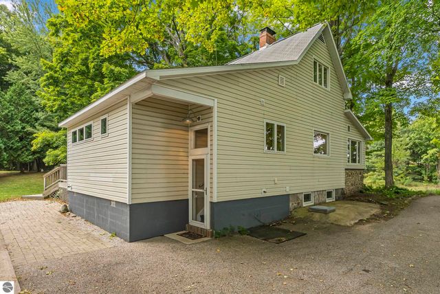 3312 Zimmerman Road, Traverse City, MI 49685