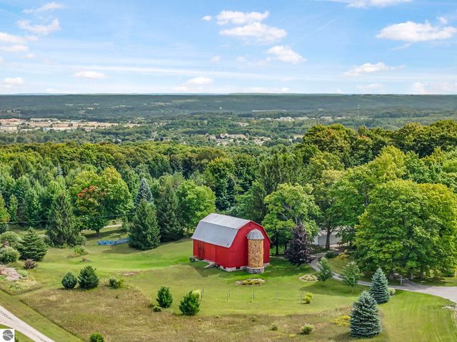 3312 Zimmerman Road, Traverse City, MI 49685