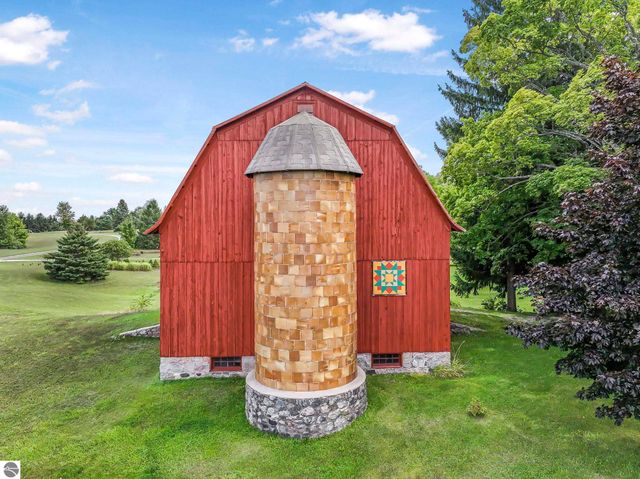 3312 Zimmerman Road, Traverse City, MI 49685