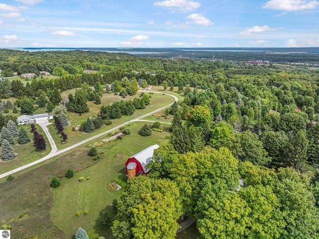 3312 Zimmerman Road, Traverse City, MI 49685
