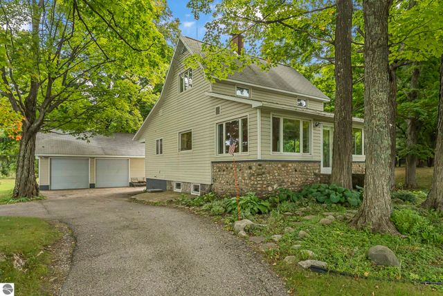 3312 Zimmerman Road, Traverse City, MI 49685
