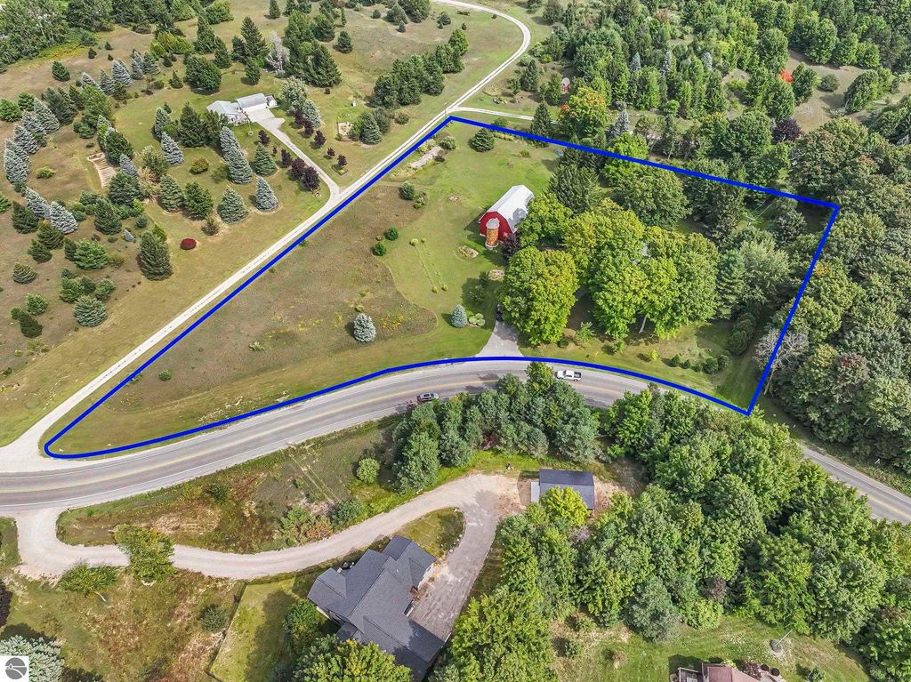 3312 Zimmerman Road, Traverse City, MI 49685