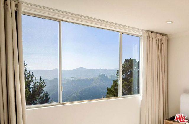 2385 Roscomare Road D3, Los Angeles, CA 90077