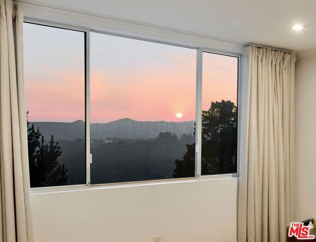 2385 Roscomare Road D3, Los Angeles, CA 90077