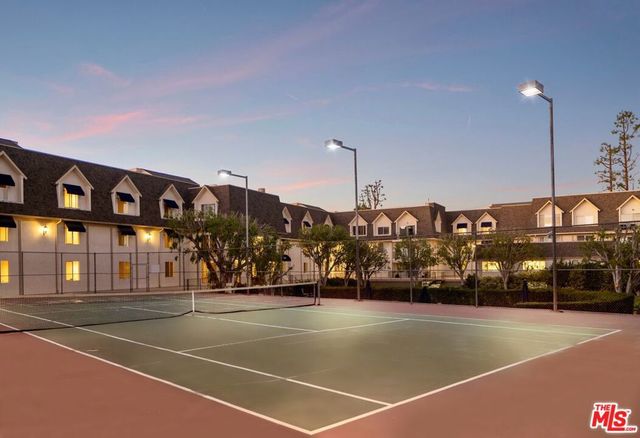 2385 Roscomare Road D3, Los Angeles, CA 90077