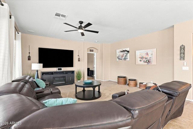 4230 E AUSTIN Lane, San Tan Valley, AZ 85140