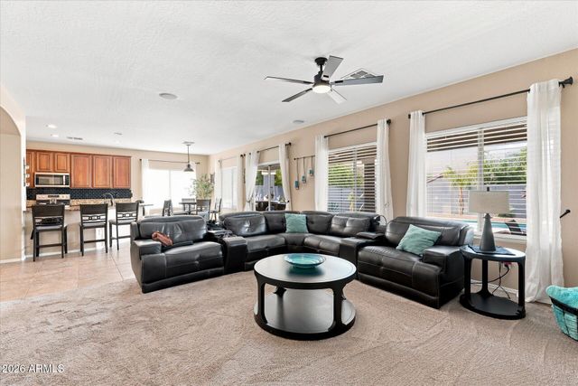 4230 E AUSTIN Lane, San Tan Valley, AZ 85140