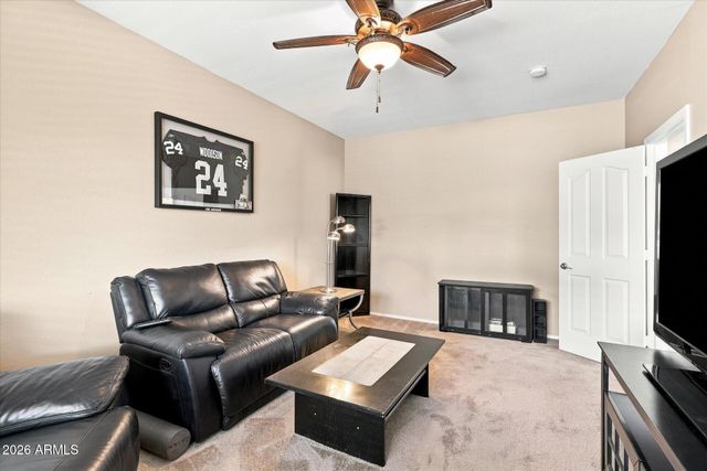 4230 E AUSTIN Lane, San Tan Valley, AZ 85140