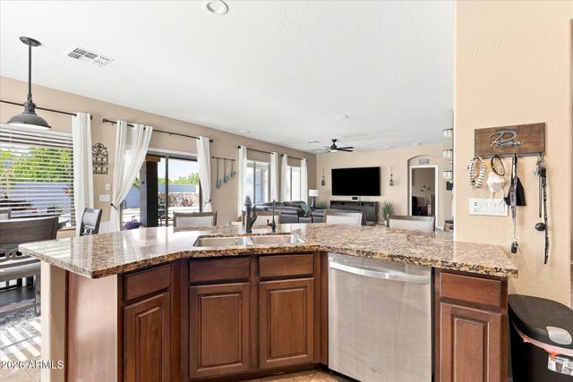 4230 E AUSTIN Lane, San Tan Valley, AZ 85140