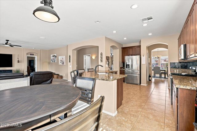 4230 E AUSTIN Lane, San Tan Valley, AZ 85140