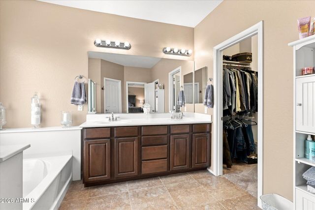 4230 E AUSTIN Lane, San Tan Valley, AZ 85140