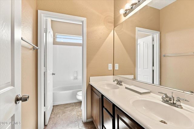 4230 E AUSTIN Lane, San Tan Valley, AZ 85140