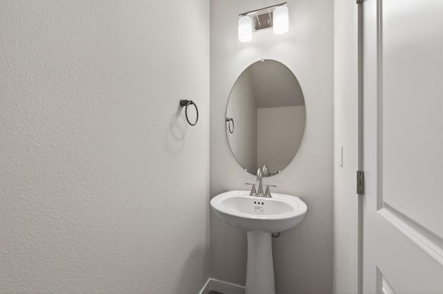 787 Laina Avenue, Madera, CA 93636