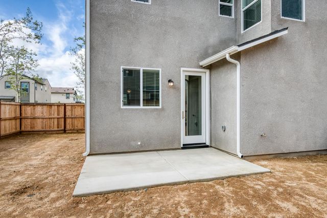 787 Laina Avenue, Madera, CA 93636