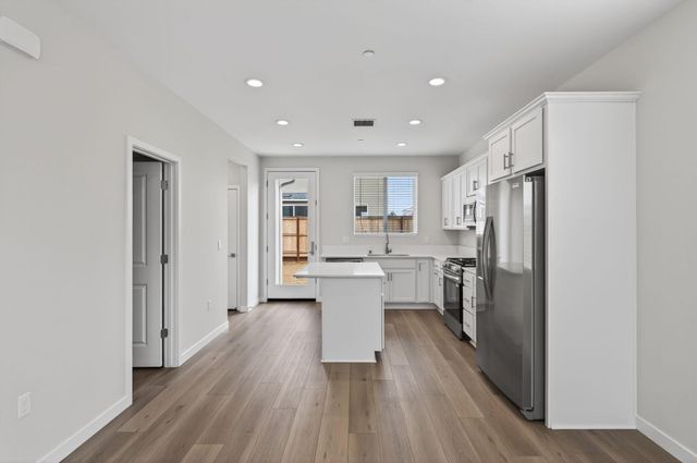 787 Laina Avenue, Madera, CA 93636