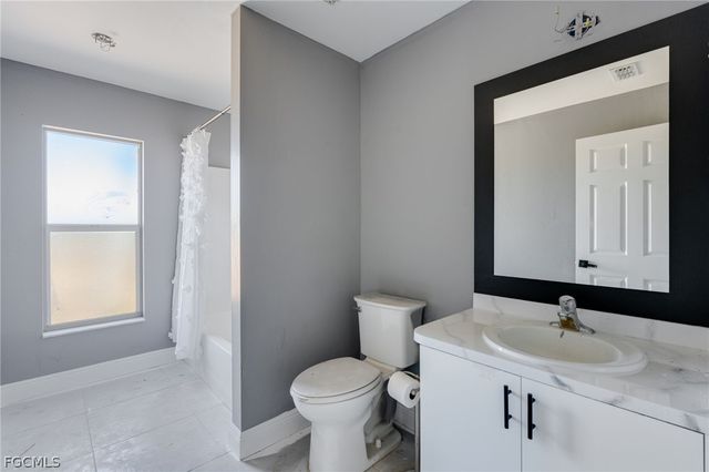 4305 NE 20th PL, Cape Coral, FL 33909