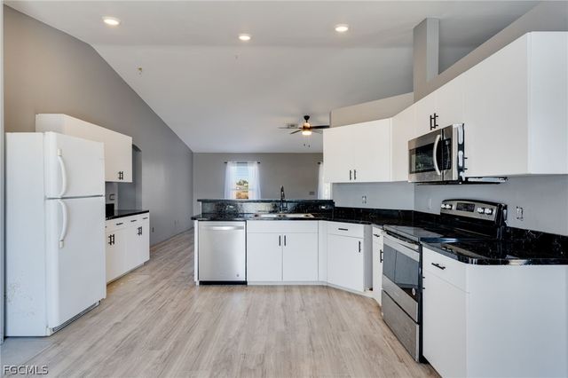 4305 NE 20th PL, Cape Coral, FL 33909