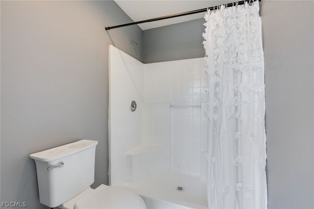 4305 NE 20th PL, Cape Coral, FL 33909