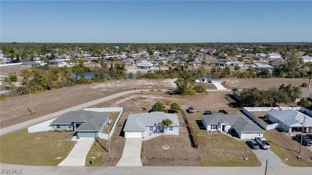 4305 NE 20th PL, Cape Coral, FL 33909