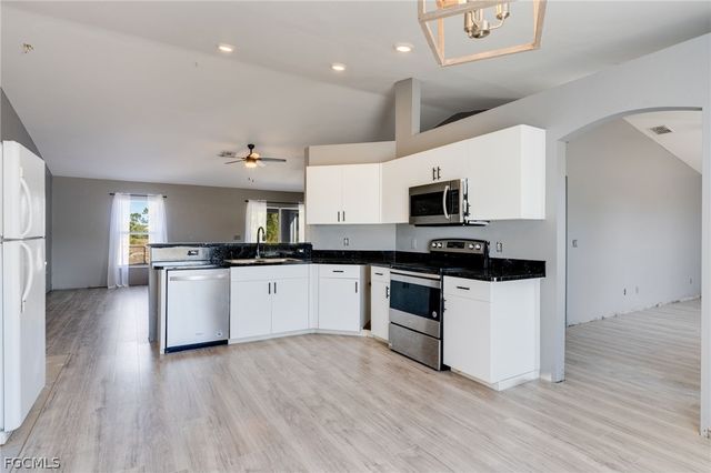 4305 NE 20th PL, Cape Coral, FL 33909