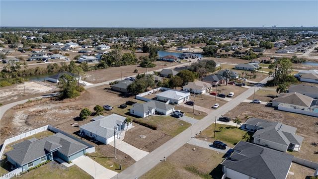 4305 NE 20th PL, Cape Coral, FL 33909