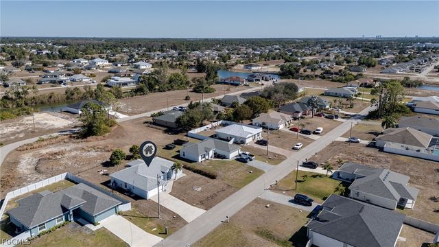 4305 NE 20th PL, Cape Coral, FL 33909