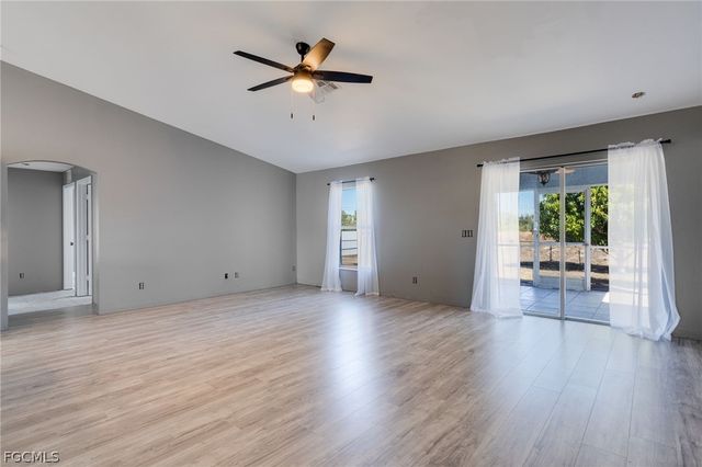 4305 NE 20th PL, Cape Coral, FL 33909