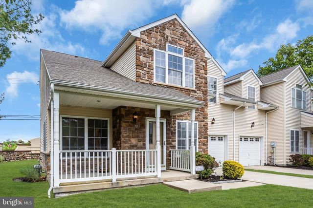 32 CHARLES CIR, Delanco, NJ 08075