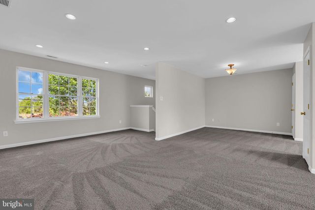 32 CHARLES CIR, Delanco, NJ 08075
