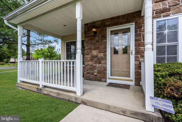 32 CHARLES CIR, Delanco, NJ 08075
