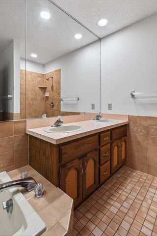17588 66th Avenue N, Maple Grove, MN 55311