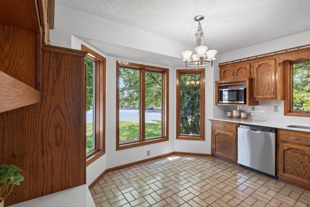 17588 66th Avenue N, Maple Grove, MN 55311