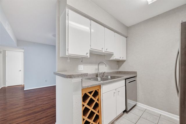 3700 W Clay Street 244, Houston, TX 77019