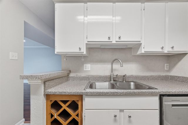 3700 W Clay Street 244, Houston, TX 77019
