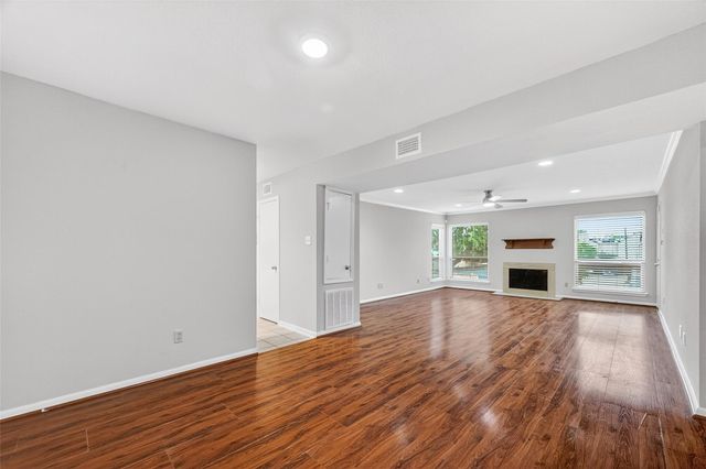 3700 W Clay Street 244, Houston, TX 77019