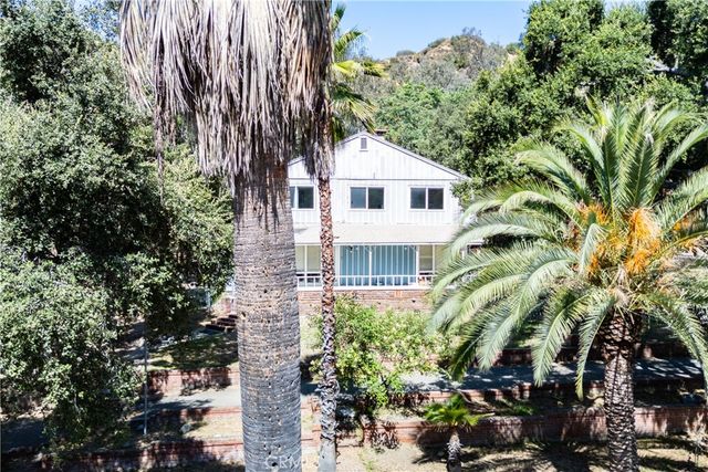 537 Cloverleaf Dr, Monrovia, CA 91016