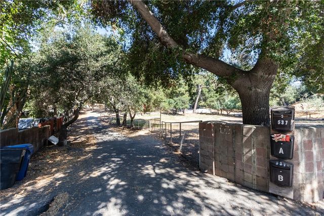 537 Cloverleaf Dr, Monrovia, CA 91016