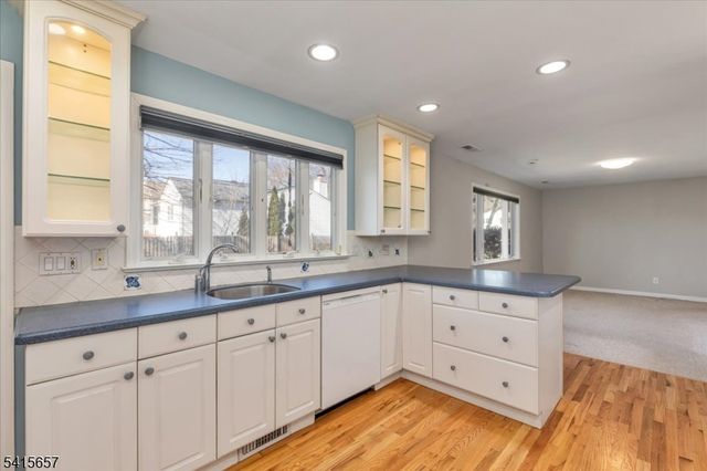 112 Crane Cir, New Providence Boro, NJ 07974