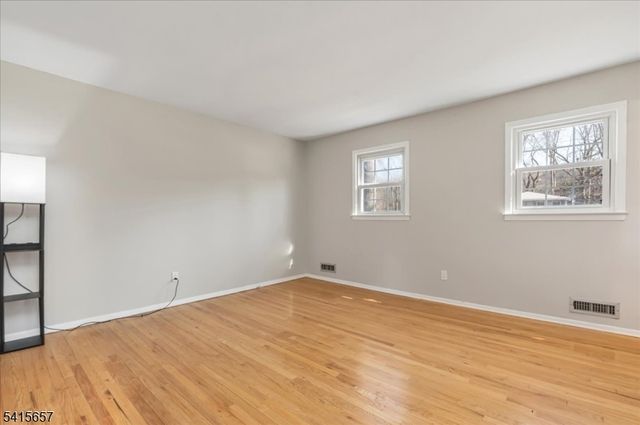 112 Crane Cir, New Providence Boro, NJ 07974